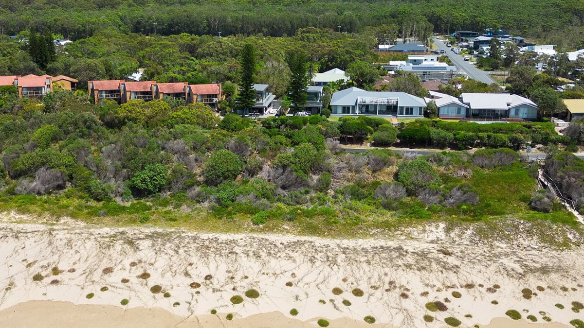 boomerang beach 88 sud luxury accommodation airbnb house for rent location